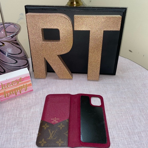 Louis Vuitton Phone Case - Picture 4 of 6